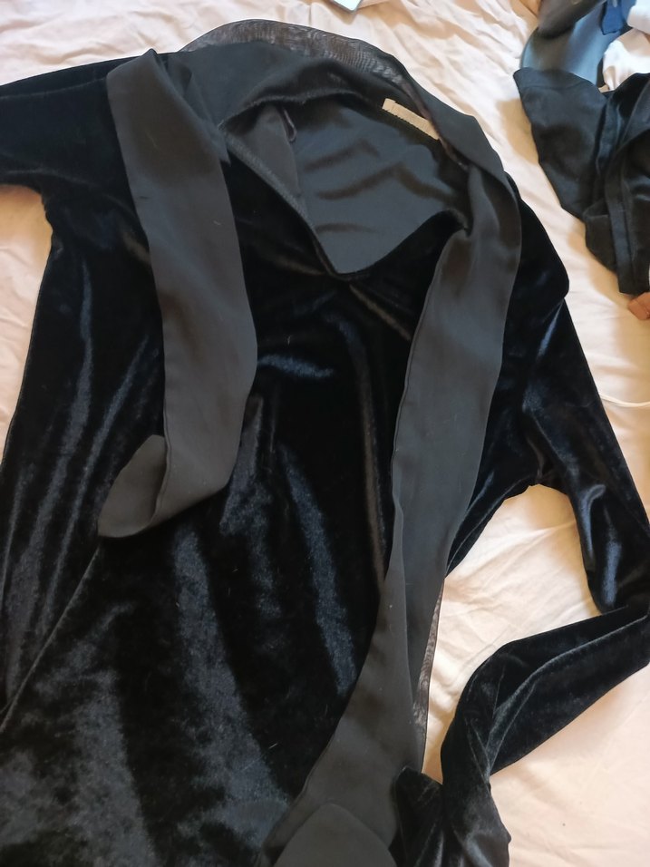 kadife boyun detay bluz - Görsel 2