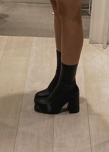Siyah Deri Platform Topuklu Gotik Botlar - Görsel 2