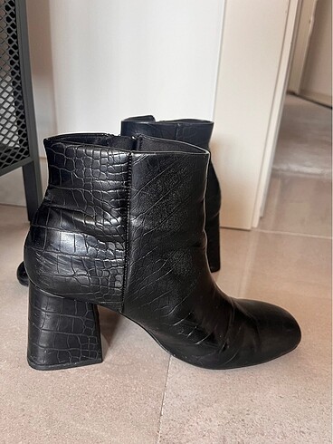 Stradivarius Kadın bot