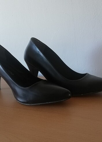 Siyah stiletto