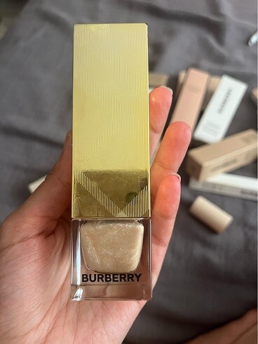 Burberry Bare Glow 00