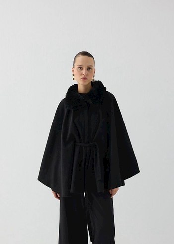 Siyah Kürklü Kadın Panço - Görsel 5