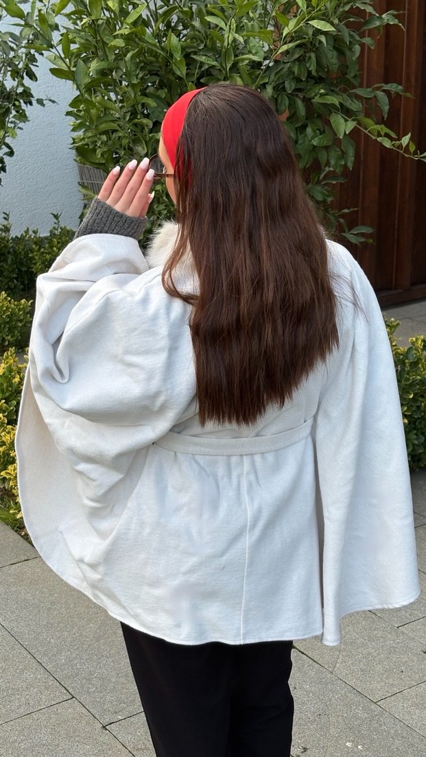 Bej Kürklü Kadın Panço - Görsel 4