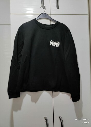 Sweathshirt
