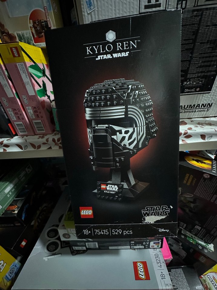 LEGO Star Wars Kylo Ren Kaskı 529 Parça - Görsel 2