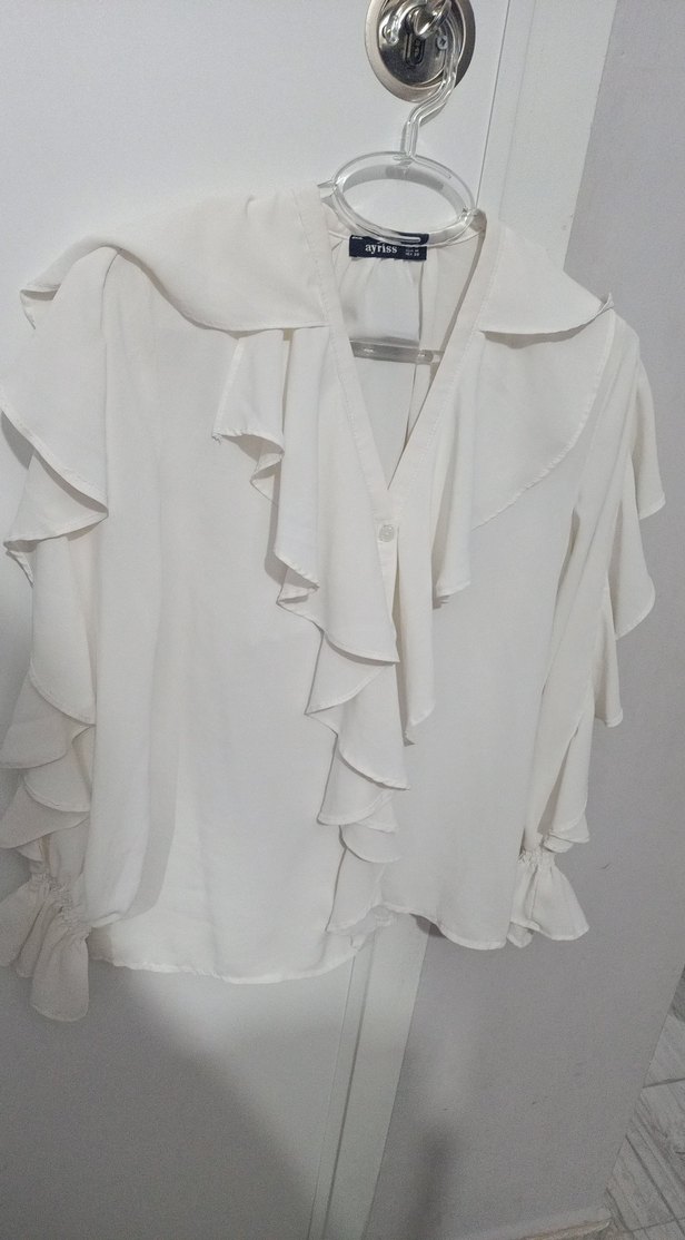 Beyaz Fırfırlı V Yakalı Keten Bluz - Görsel 2