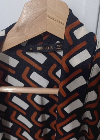 Dökümlü V Yaka Kadın Gömlek - Görsel 2