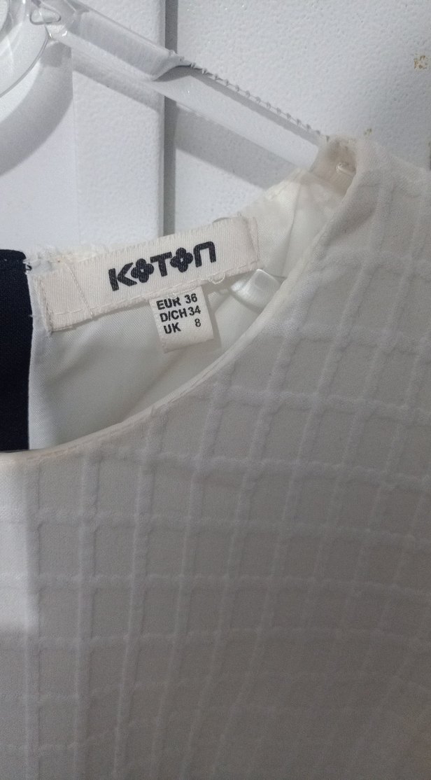 Kemer Detaylı Kısa Siyah Beyaz Elbise - Görsel 3