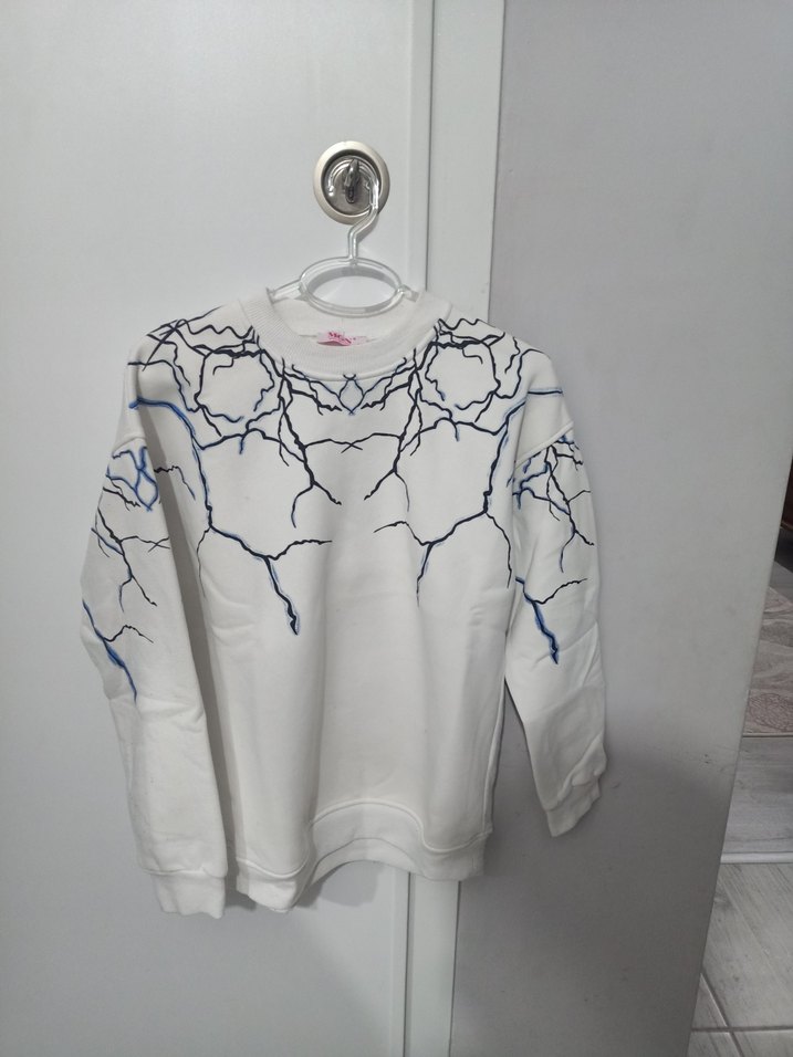 Kadın Renkli Desenli Düğmeli Sweatshirt - Görsel 2