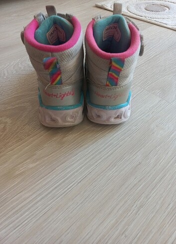 25 Beden Skechers kız çocuk bot