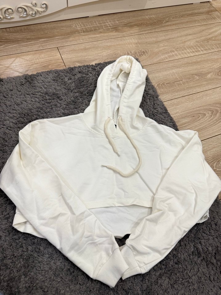 Kadın Beyaz Kapüşonlu Kısa Sweatshirt - Görsel 2