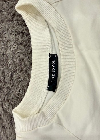 Beyaz Pamuklu Uzun Kollu Crop Sweatshirt - Görsel 3