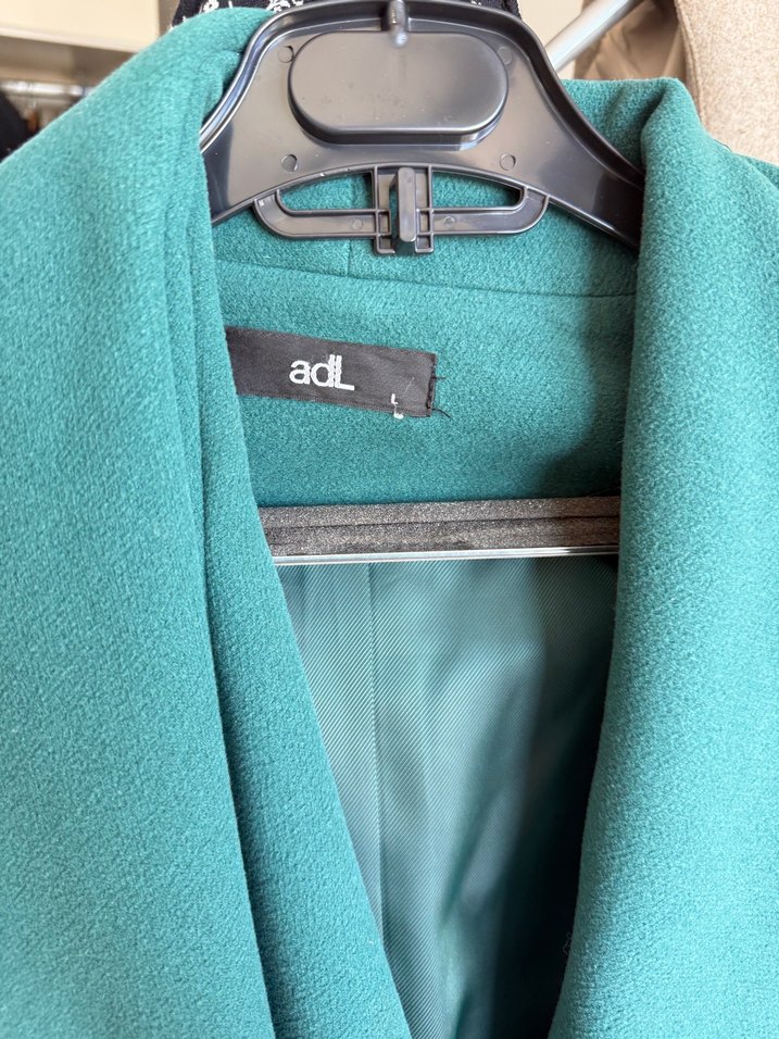 Çift Düğmeli Yeşil Kaban - Görsel 3