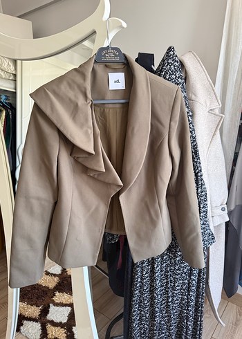 Bej Midi Hamile Ceket Drapeli Yakalı
Adl blazer - Görsel 2