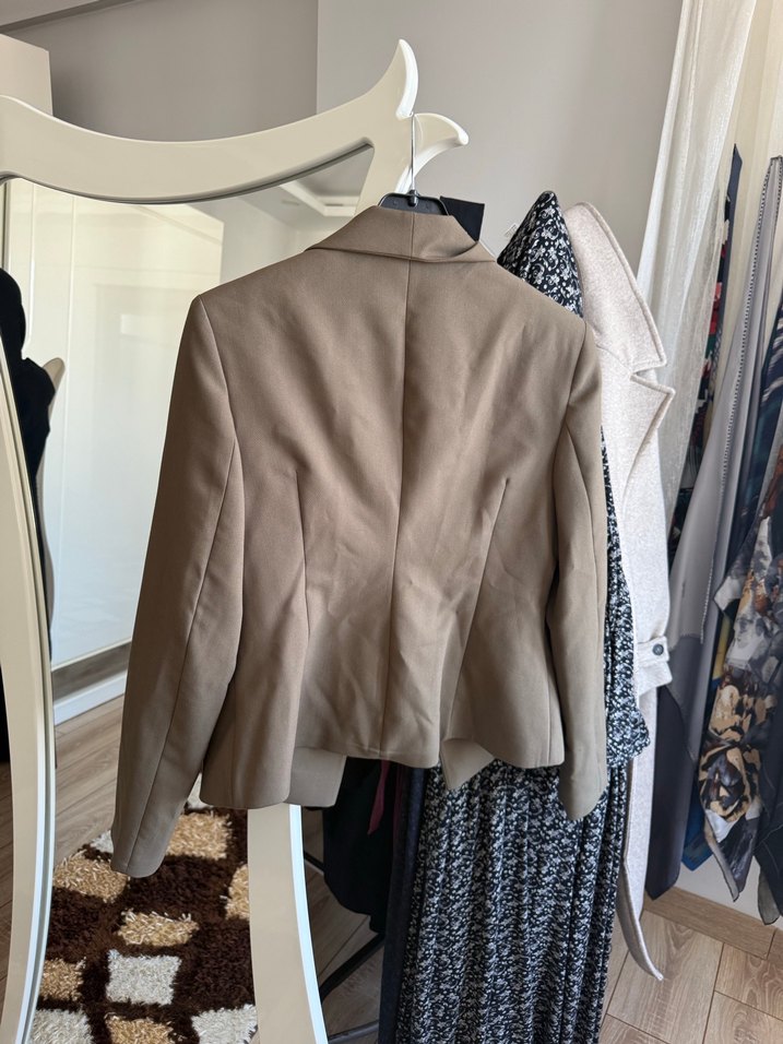 Bej Midi Hamile Ceket Drapeli Yakalı
Adl blazer - Görsel 3
