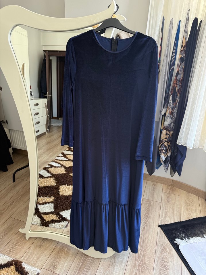 Lacivert Kadın Uzun kadife Piliseli Elbise tesettür - Görsel 3