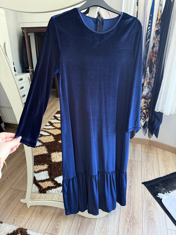 Lacivert Kadın Uzun kadife Piliseli Elbise tesettür - Görsel 2