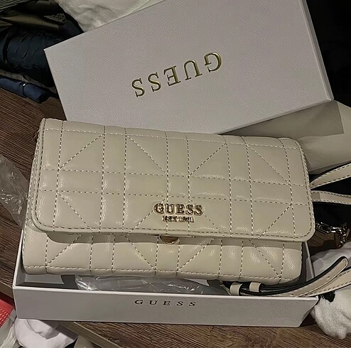guess içi cüzdan bölmeli çanta