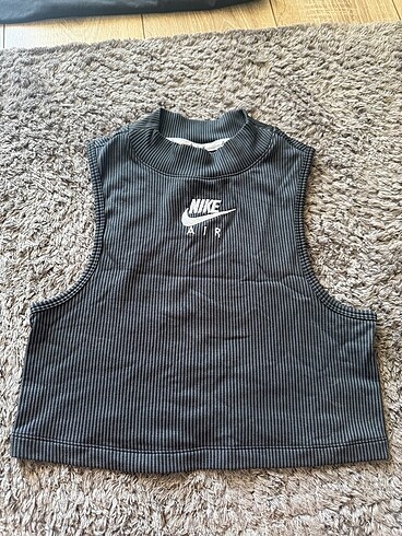 Nike crop