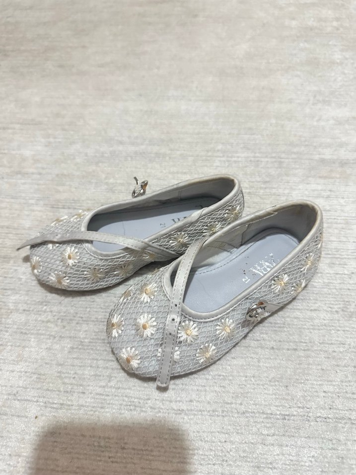 Zara Nakışlı Gri Kız Babet Ayakkabı 21 Numara - Görsel 4