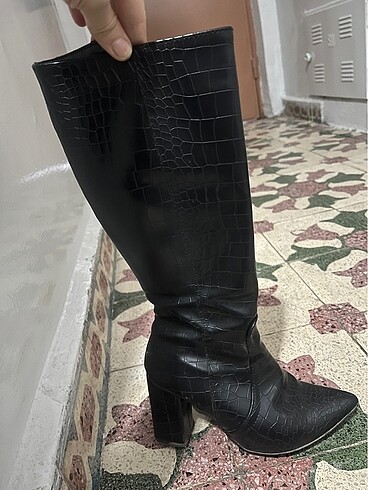 Kroke siyah uzun çizme
