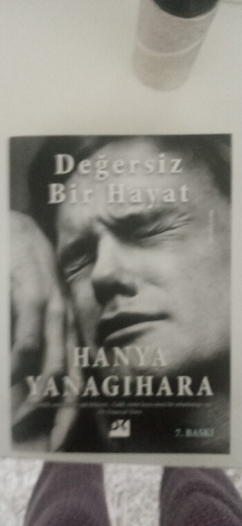 Değersiz Bir Hayat Kitap