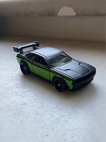 Hotwheels dodge challanger