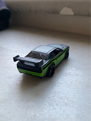  Hotwheels dodge challanger