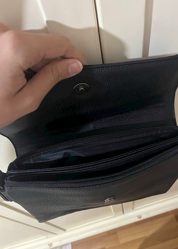  Beden siyah Renk Zımba Detaylı Çanta