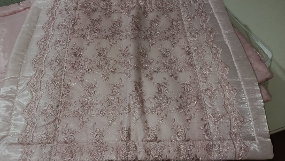 Nakışlı Pembe Yatak Örtüsü - Görsel 3