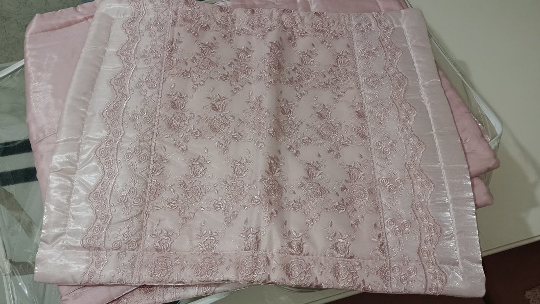 Nakışlı Pembe Yatak Örtüsü - Görsel 2