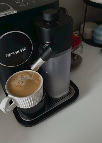 Nespresso Gran Lattissima Black - Görsel 2