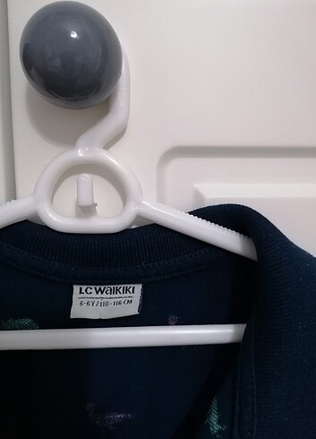 Dinozor Desenli Polo Yaka Çocuk Tişörtü - Görsel 5