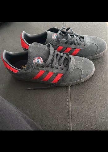 Adidas Gri Suet Sneaker