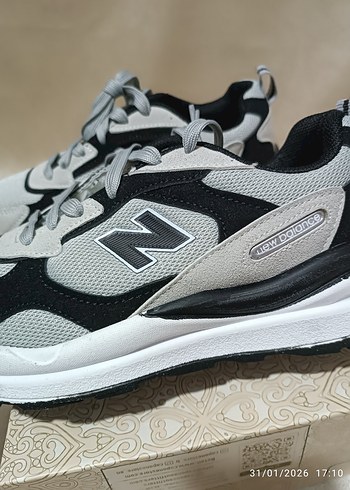 Gri New Balance Erkek Spor Ayakkabı - Görsel 4