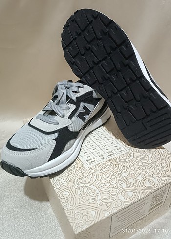 Gri New Balance Erkek Spor Ayakkabı - Görsel 5