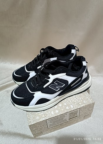 Siyah Beyaz  Spor Ayakkabı - Görsel 3