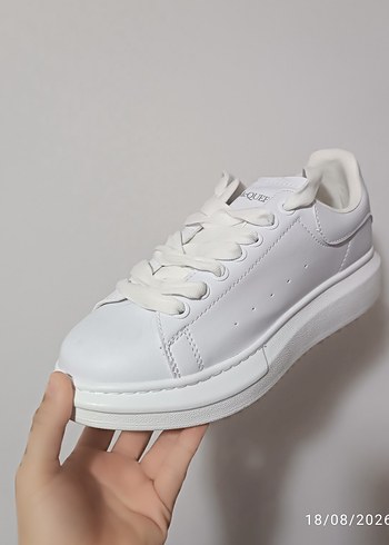 Alexander McQueen ürünü