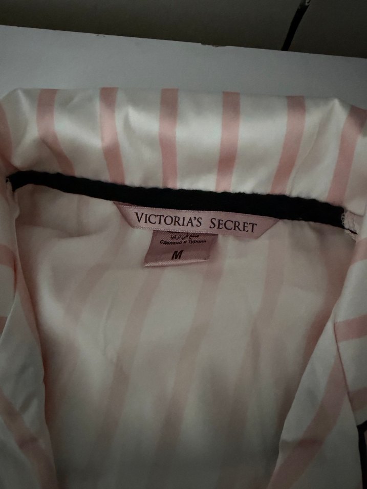 Victoria's Secret Pembe Çizgili Uzun Kollu Pijama - Görsel 3
