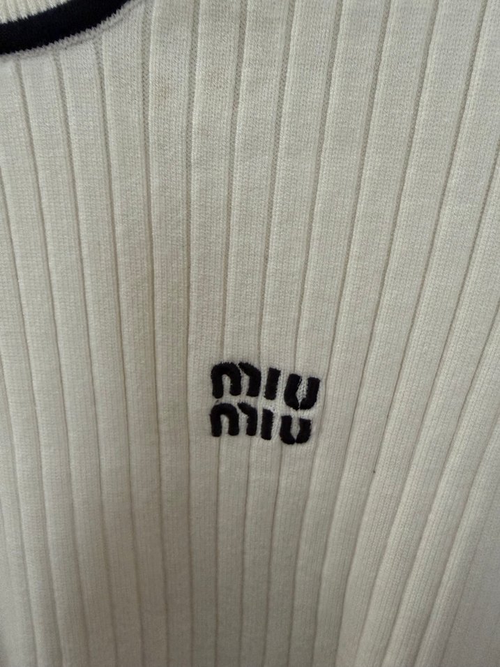 Miu Miu Beyaz Kısa Kollu Triko Tişört - Görsel 3