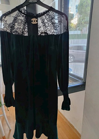 Uzun Siyah Dantel Detaylı Gotik Elbise