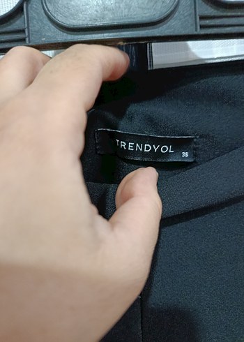 s Beden Düğmeli Siyah Mini Kumaş Kadın Pantolon