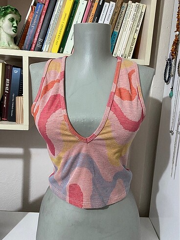 Dekolteli crop