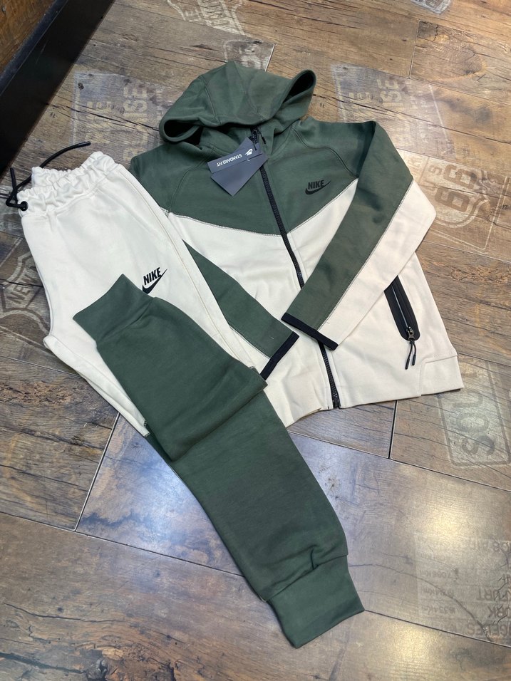 Nike Tech eşofman takımı - Görsel 2