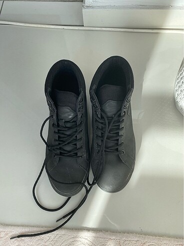 Bağcıklı bot - Görsel 2