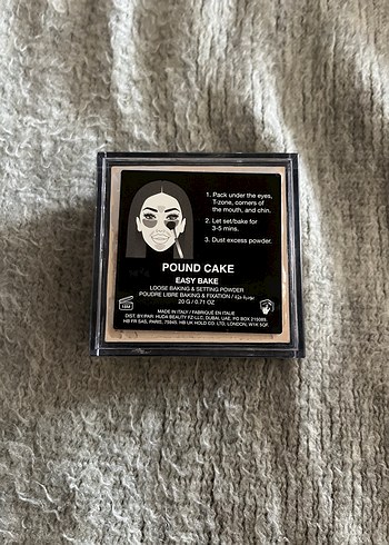 Beden Huda Beauty Pudra
