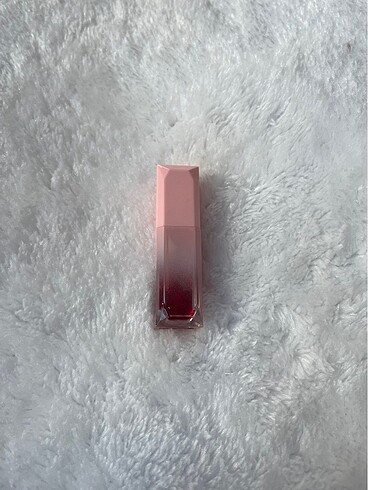 alluring tint
