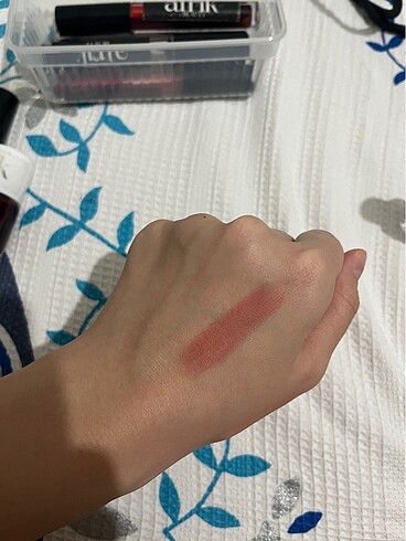  Beden wet n wild ruj