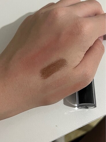 Diğer kahverengi gloss