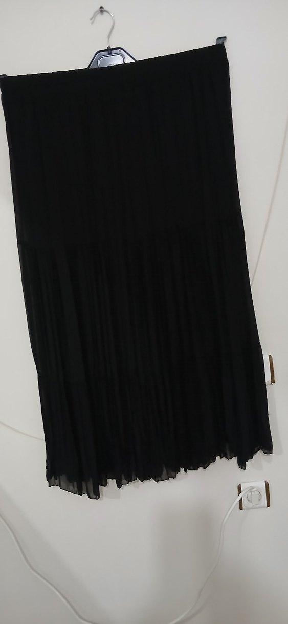 Siyah Pilili Uzun Kadın Etek - Görsel 2